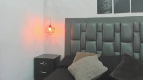 Dakota  online show from September 18, 2025, 12:07 pm