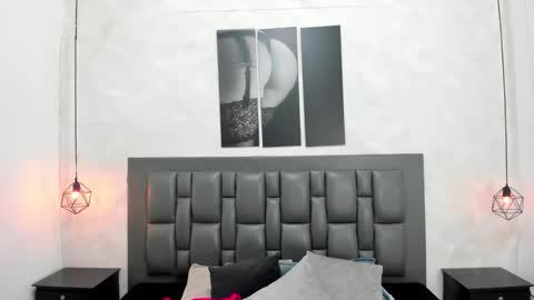 Dakota  online show from March 12, 2026, 11:27 am