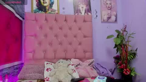 Mariana online show from October 5, 2025, 4:22 am