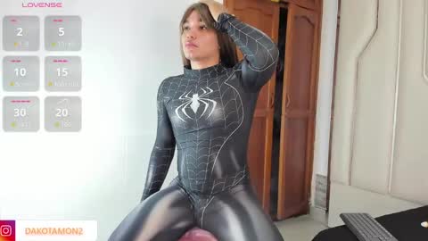 Snapshot of dakotamon_ chatting on September 27, 2025, 12:32 pm Dakota online show from September 27, 2025, 12:32 pm