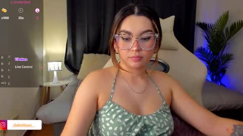 dakottaa__ online show from October 24, 2025, 11:34 pm