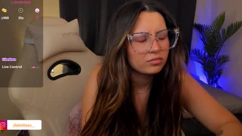 dakottaa__ online show from January 17, 2026, 11:41 pm