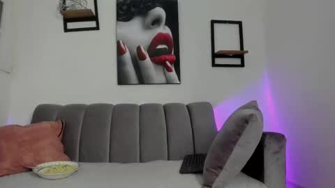 dalia_lux_ online show from September 15, 2025, 1:44 pm