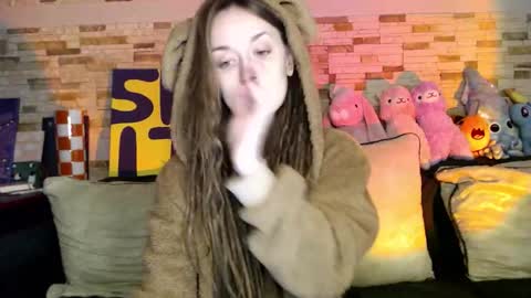 Dalia  online show from October 12, 2025, 10:14 am