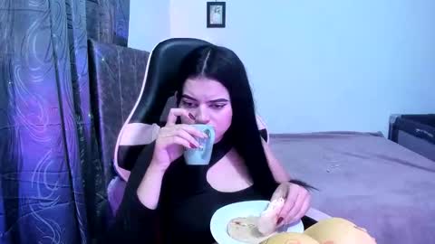 Dalia April online show from March 28, 2026, 2:49 pm