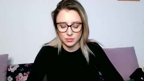 Snapshot of dalyana22 chatting on February 3, 2026, 10:04 pm Maria online show from February 3, 2026, 10:04 pm