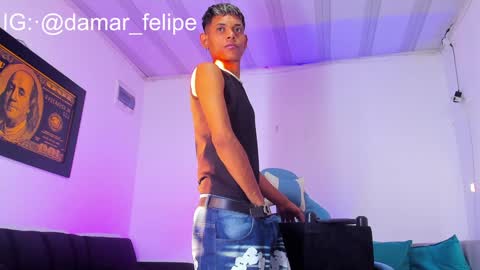 Snapshot of damar_felipe chatting on January 22, 2025, 11:56 am damar_felipe online show from January 22, 2025, 11:56 am