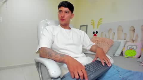 DAMIAN online show from January 2, 2025, 4:02 pm