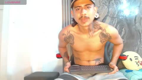 damian_and_camerum online show from April 15, 2026, 2:40 am