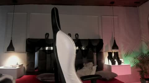 Snapshot of damian_rock_ chatting on May 2, 2026, 8:14 pm damian_rock_ online show from May 2, 2026, 8:14 pm