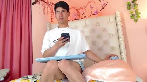 Snapshot of damiann1_ chatting on November 8, 2025, 5:18 am Damian online show from November 8, 2025, 5:18 am