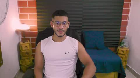 Snapshot of damiann_rees chatting on March 6, 2025, 12:00 am instagram damiannreed. online show from March 6, 2025, 12:00 am