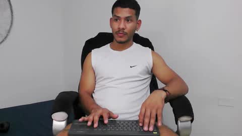 instagram damiannreed. online show from February 5, 2026, 3:33 am