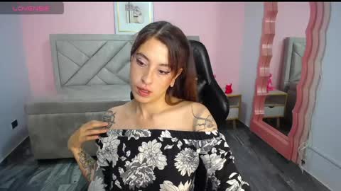 Damia online show from April 28, 2026, 8:03 pm