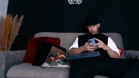 INSTAGRAM  DAMMIANMILLEROFICIAL online show from December 3, 2025, 12:29 am