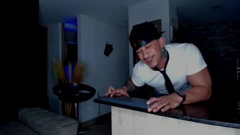 INSTAGRAM  DAMMIANMILLEROFICIAL online show from December 14, 2025, 10:47 pm