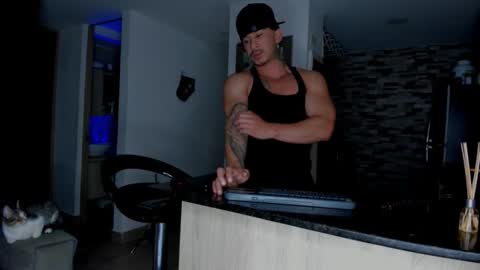 INSTAGRAM  DAMMIANMILLEROFICIAL online show from December 17, 2025, 11:11 pm