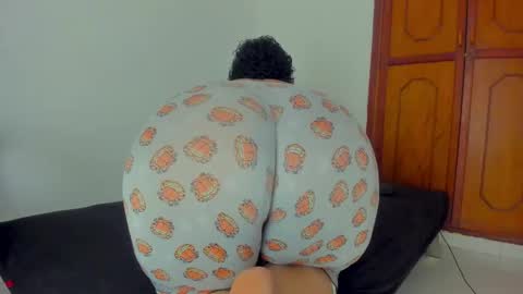 Kary-- independent model Schedule 0530am-1000am colombian time online show from October 16, 2025, 10:00 pm