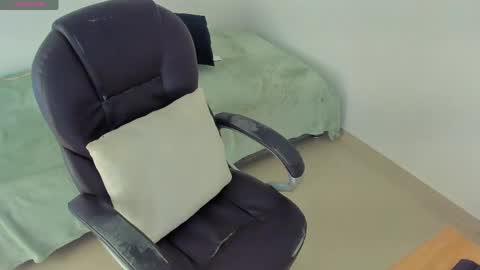 Kary-- independent model Schedule 0530am-1000am colombian time online show from April 20, 2026, 2:58 am