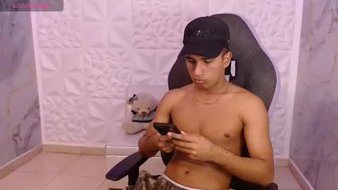 Snapshot of damondark_ chatting on February 26, 2026, 3:05 am Damon online show from February 26, 2026, 3:05 am