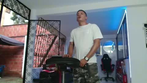 damyan_2003 online show from February 23, 2025, 10:31 pm