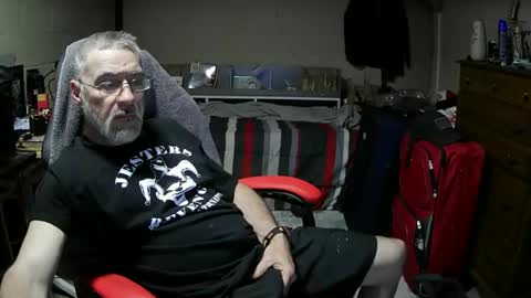 dan137111 online show from April 28, 2026, 10:42 am