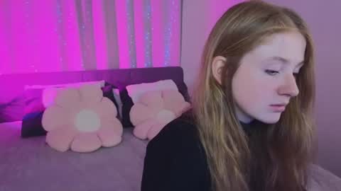 dan1ella_sun online show from June 17, 2026, 3:35 pm