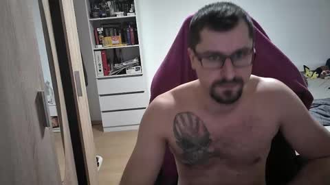Snapshot of dan_the_man405 chatting on February 18, 2025, 7:52 pm King Dan online show from February 18, 2025, 7:52 pm