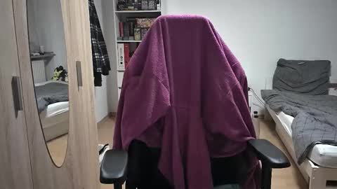 King Dan online show from November 23, 2025, 7:35 pm