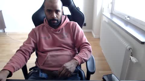 dan_the_man43 online show from April 10, 2026, 2:33 pm