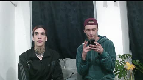 Snapshot of dan_yagami chatting on December 23, 2024, 2:02 am Dan and Noah online show from December 23, 2024, 2:02 am