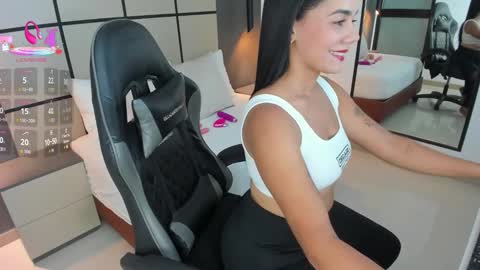 D A N A  online show from October 18, 2025, 2:14 am