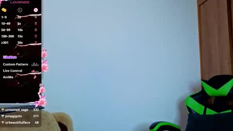 Snapshot of dana_ebony_ chatting on October 5, 2025, 6:17 pm Danna  online show from October 5, 2025, 6:17 pm