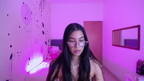 dana_paula online show from February 19, 2025, 3:49 pm