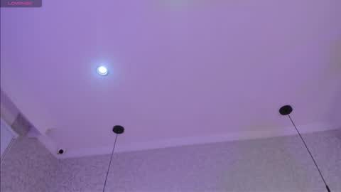    online show from October 22, 2025, 10:42 pm