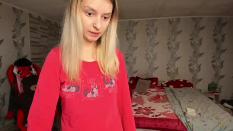 Snapshot of danamily chatting on February 7, 2025, 1:32 pm Denisa   personalized vinyl photo wallpaper 95-cm length 239-cm height with danamilys autograph or photo on request personaliz online show from February 7, 2025, 1:32 pm
