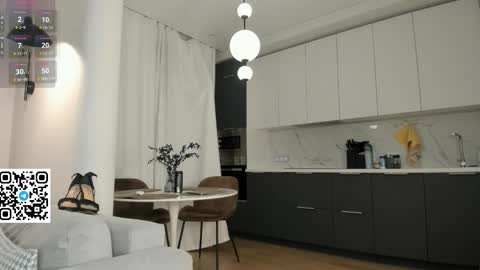 Bella online show from December 1, 2025, 6:35 pm