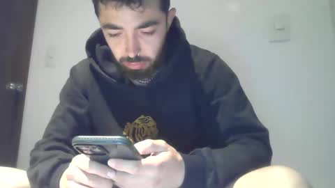 dani3l9905 online show from November 1, 2025, 3:52 am