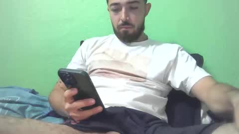 dani3l9905 online show from December 5, 2025, 2:20 am