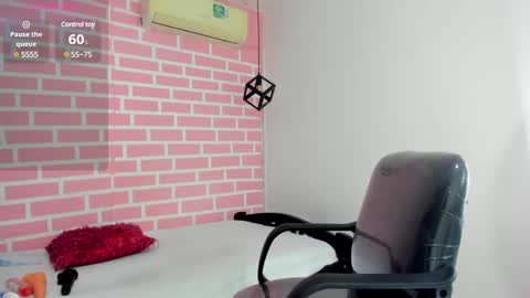 dani_lue online show from February 12, 2025, 12:22 pm