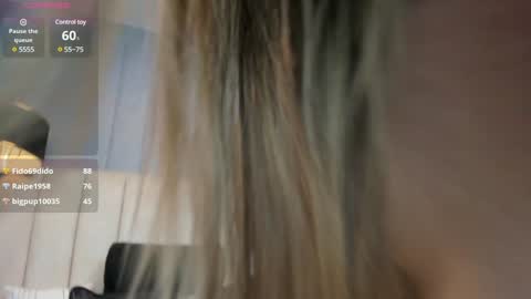 Snapshot of dania_moore_ chatting on December 21, 2024, 7:49 pm JANE online show from December 21, 2024, 7:49 pm