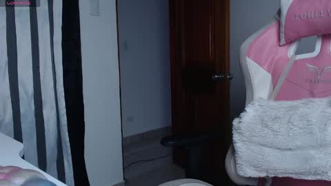 Snapshot of daniela_cute22 chatting on June 3, 2026, 6:57 pm DANIELA online show from June 3, 2026, 6:57 pm