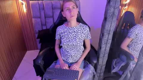 Daniela online show from December 7, 2024, 6:15 pm