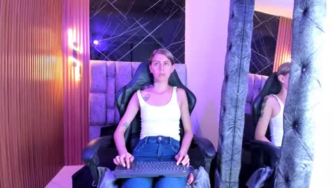 Daniela online show from December 14, 2024, 6:20 pm