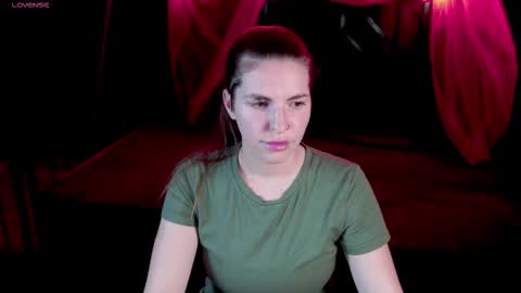 Snapshot of danielareign chatting on November 4, 2025, 2:16 pm danielareign online show from November 4, 2025, 2:16 pm