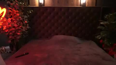 danielareign online show from March 28, 2026, 2:05 pm