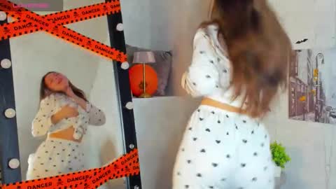 Daniella online show from November 7, 2025, 1:16 am