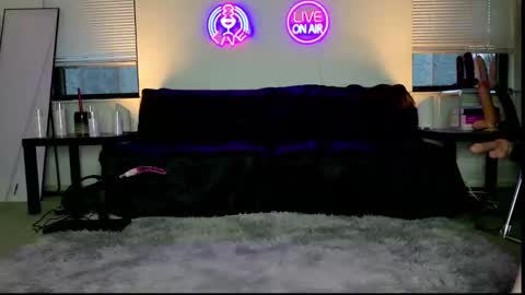 Danielle Banks online show from November 20, 2025, 9:36 pm