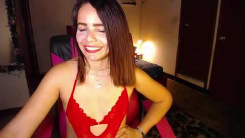 Snapshot of danielle_rose_ chatting on February 13, 2026, 3:41 pm Angie online show from February 13, 2026, 3:41 pm