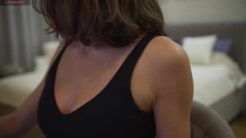 Danielle online show from September 19, 2025, 6:30 pm